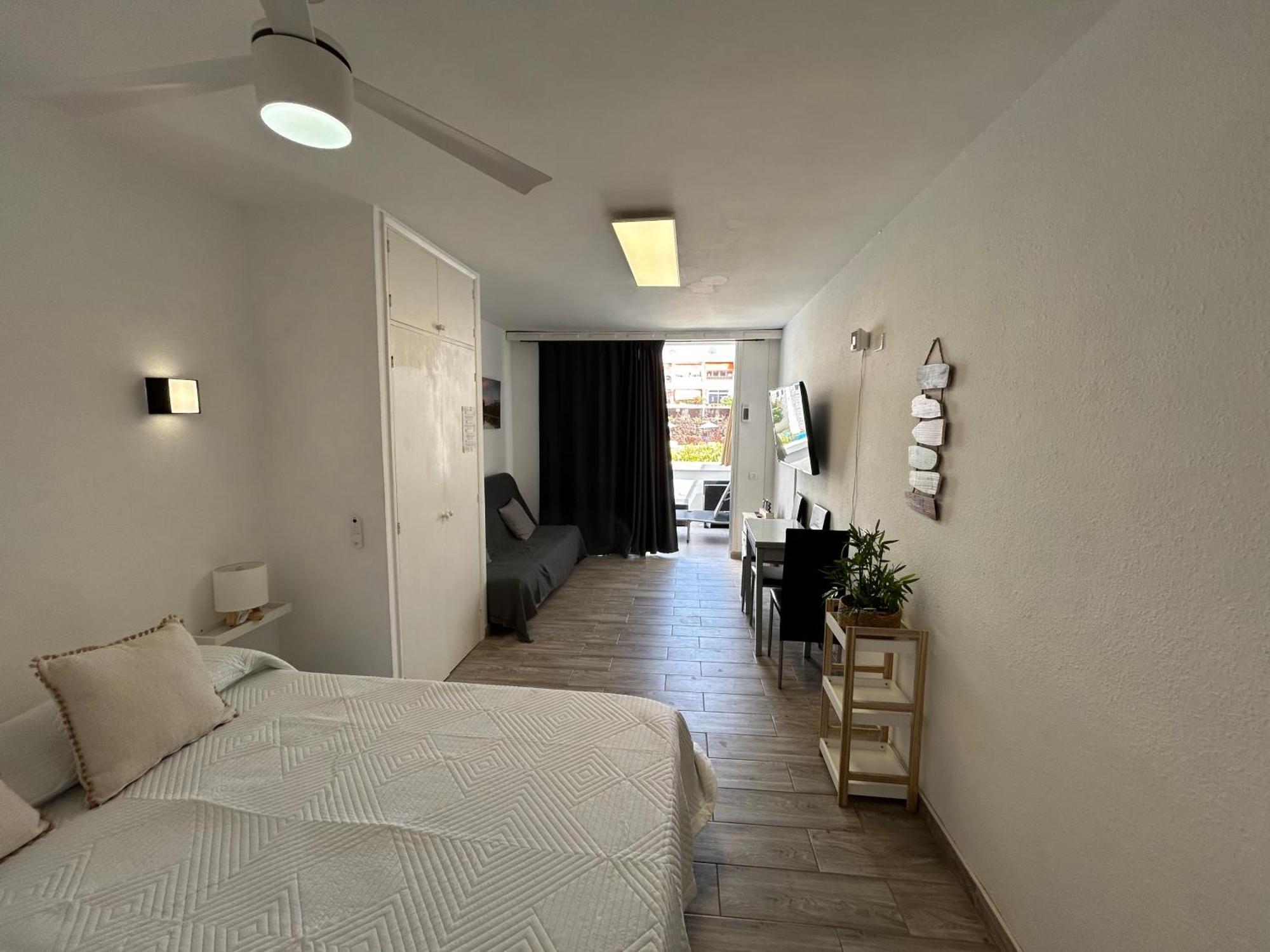 Sunny Apt With Terrace Coastal Area South Arona Arona  Luaran gambar