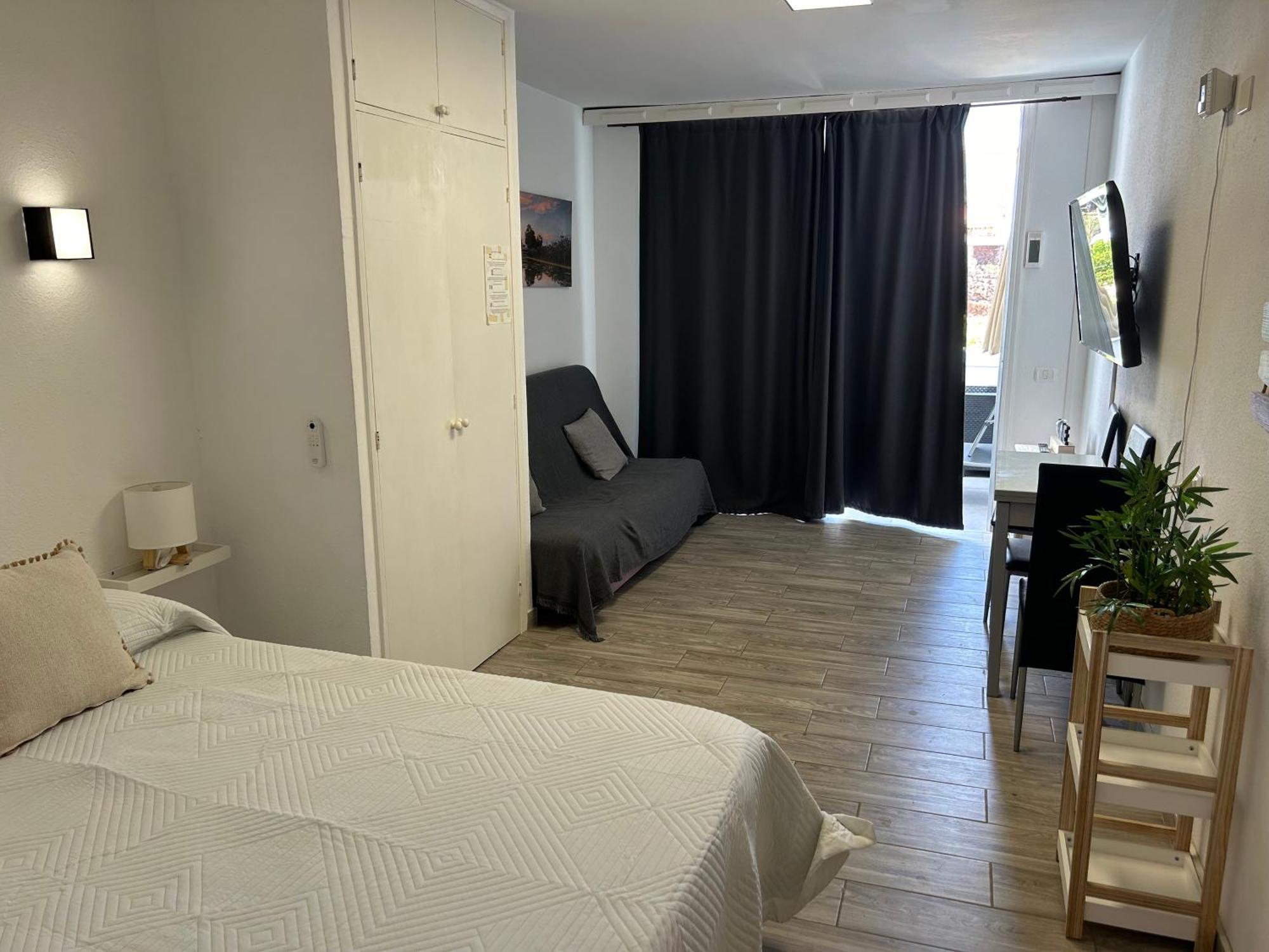 Sunny Apt With Terrace Coastal Area South Arona Arona  Luaran gambar