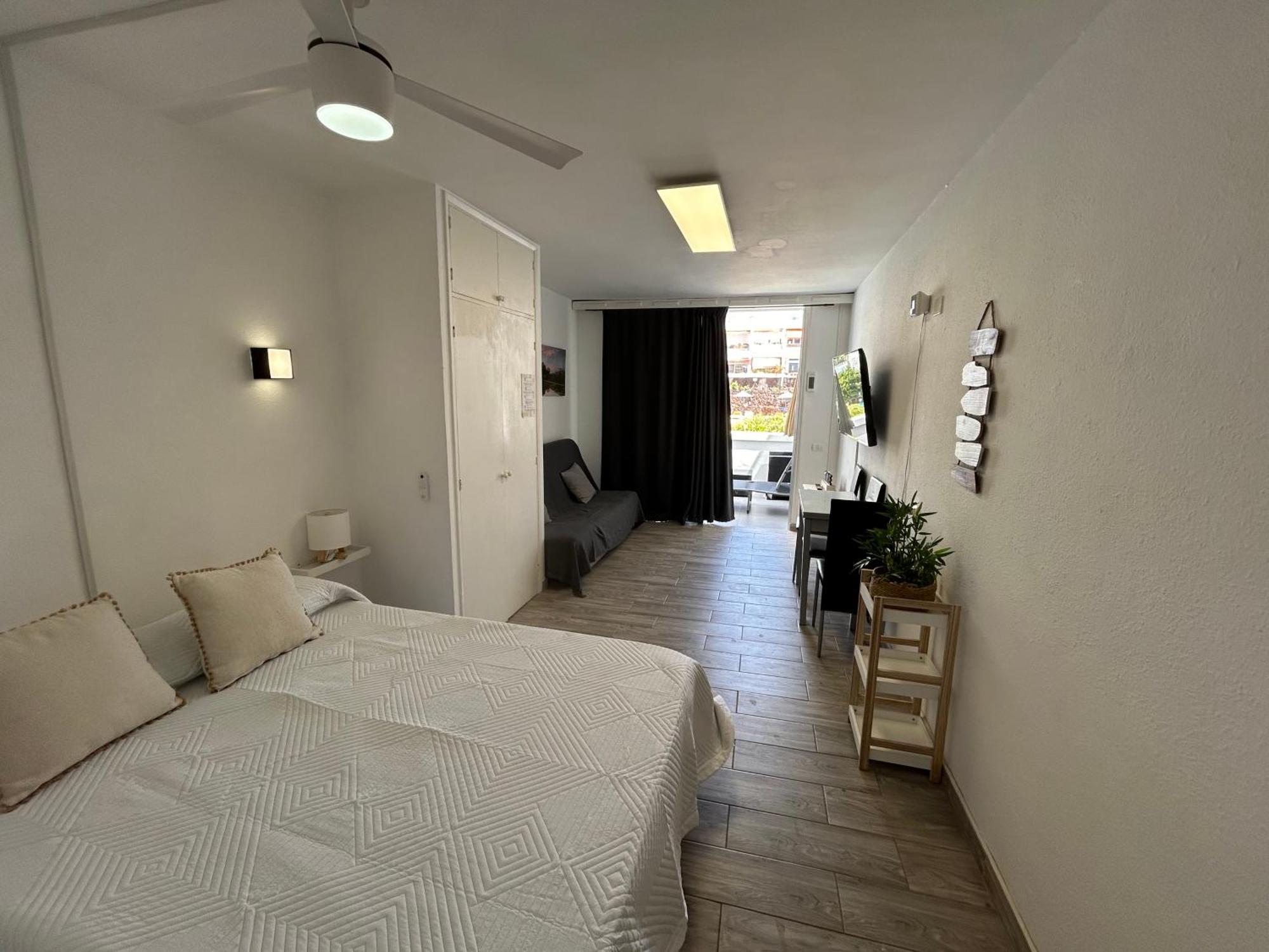 Sunny Apt With Terrace Coastal Area South Arona Arona  Luaran gambar